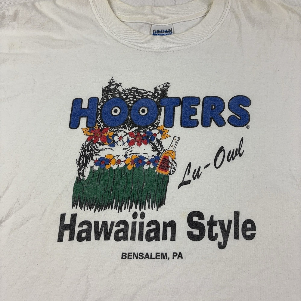VIntage Hooters Hawaiian Style Pennsylvania Shirt Mens 2XL White Graphic Tee